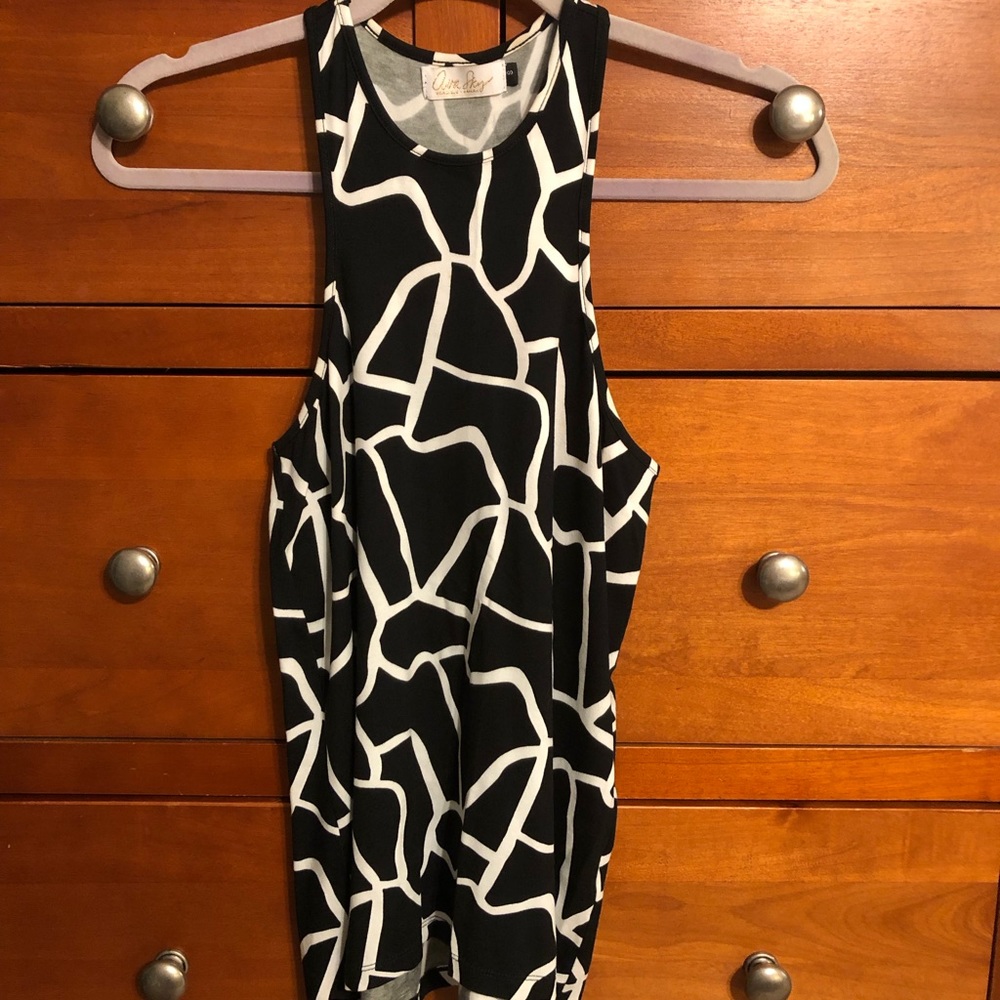 Ava sky tank tempo size small
